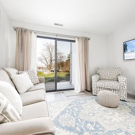 Gorgeous 2 Bedroom Lake View Condo トラバーズ・シティ エクステリア 写真
