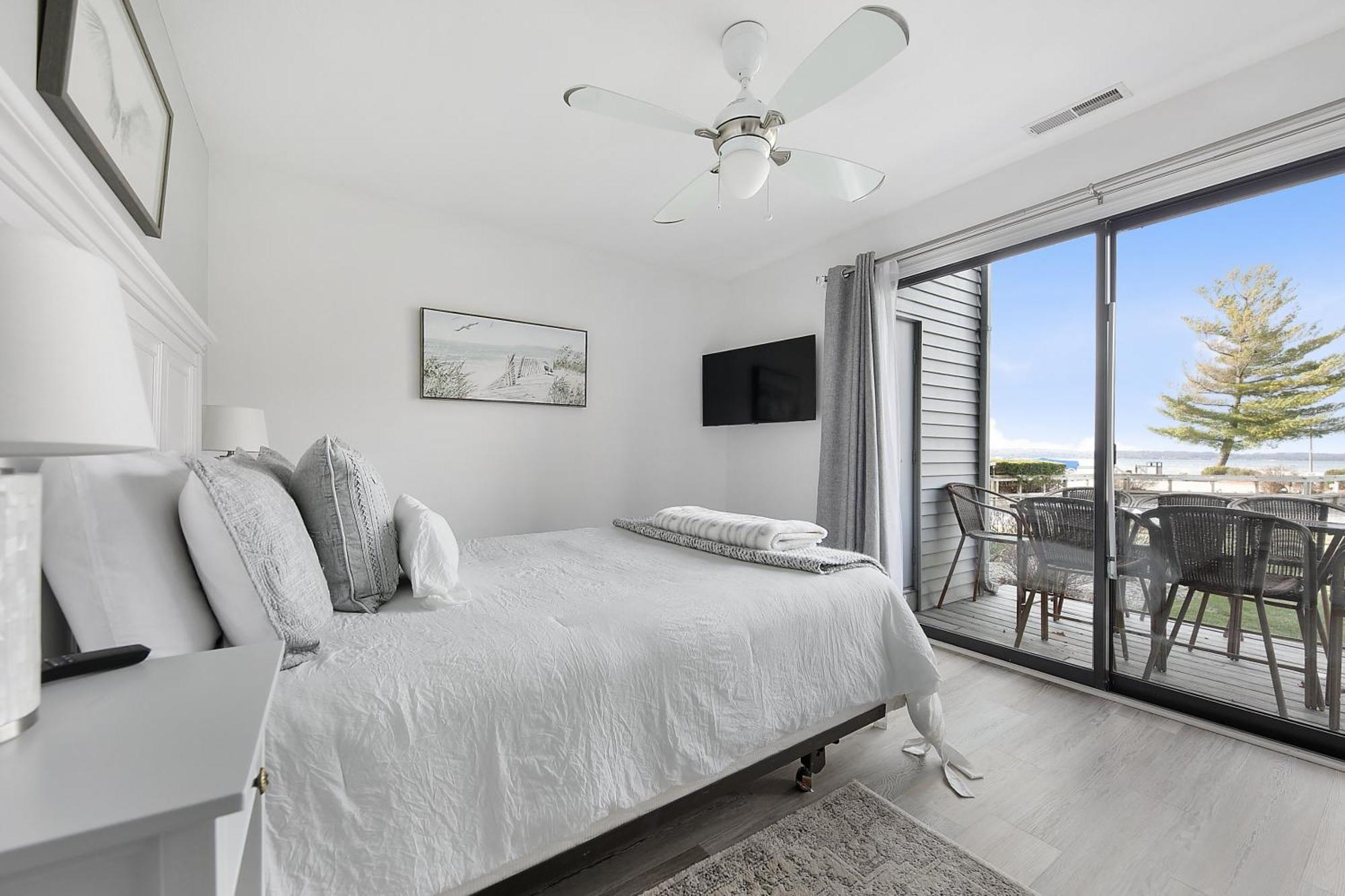 Gorgeous 2 Bedroom Lake View Condo トラバーズ・シティ エクステリア 写真