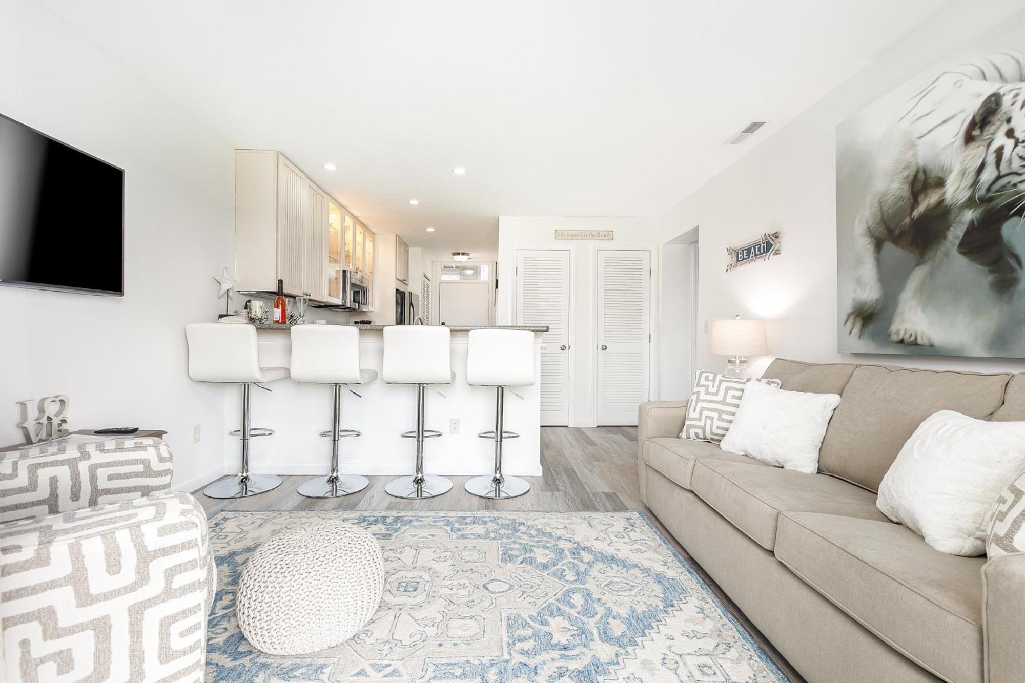 Gorgeous 2 Bedroom Lake View Condo トラバーズ・シティ エクステリア 写真